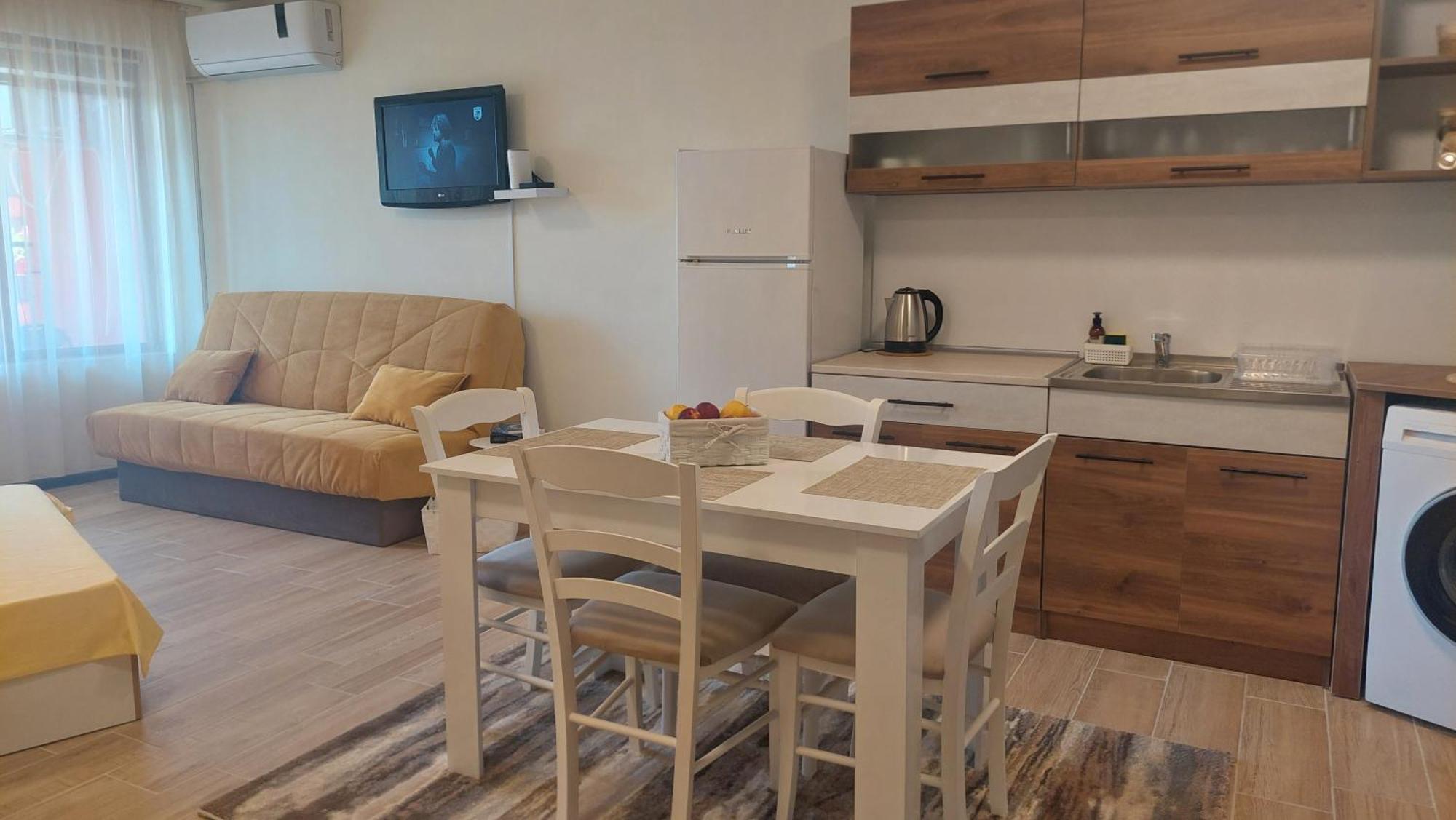 Krimski Apartment - Free Private Parking Varna Exterior photo